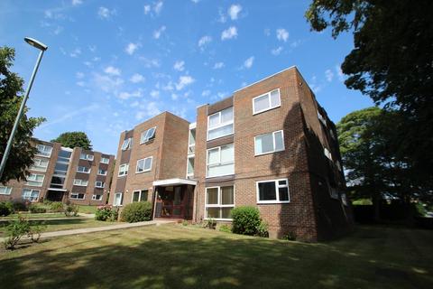 2 bedroom flat to rent, Kingsway Court, Leeds, West Yorkshire, LS17