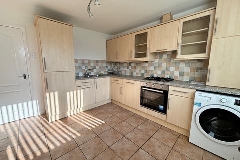 2 bedroom flat to rent, Kingsway Court, Leeds, West Yorkshire, LS17