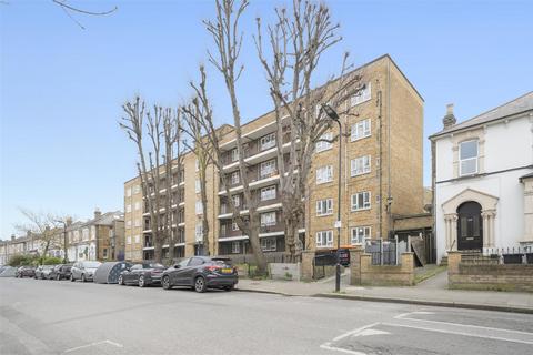 3 bedroom flat for sale, Evering Road, London