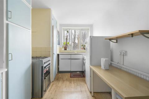 3 bedroom flat for sale, Evering Road, London