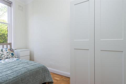1 bedroom flat to rent, Compayne Gardens, South Hampstead, London NW6