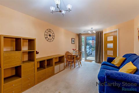 1 bedroom apartment for sale, Martin Court, St. Catherines Road, Grantham