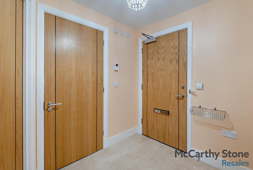 8675150-interior22-800.jpg
