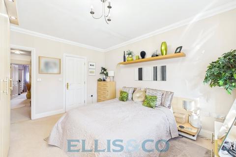 4 bedroom detached house for sale, Dowgate Close, Tonbridge, Kent, TN9