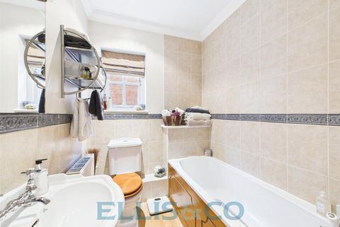 34 Dowgate Close, Tonbridge, TN9 2EL