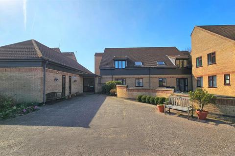 1 bedroom flat for sale, Links Road, Gorleston