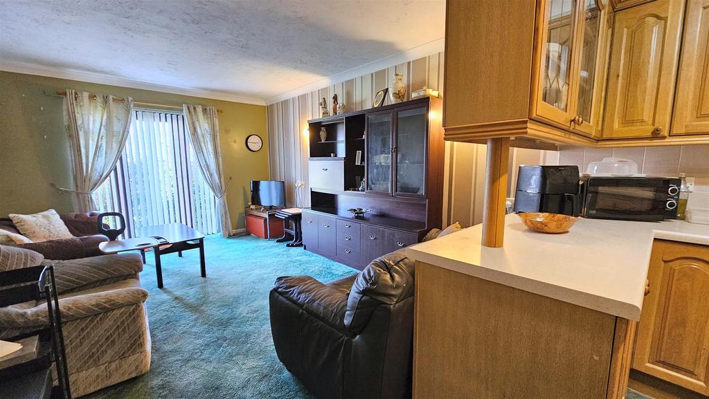 Lounge/Kitchen