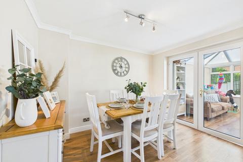 10 Farndale Close, Brierley Hill, DY5 2RU