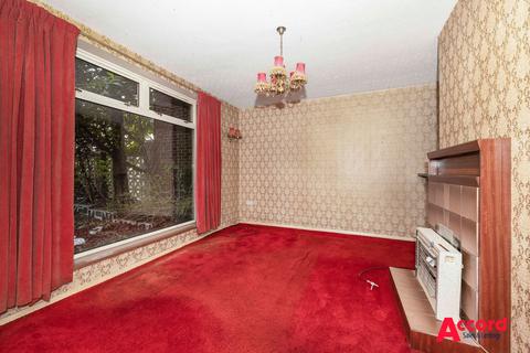 2 bedroom end of terrace house for sale, Leigh Drive, Romford, RM3
