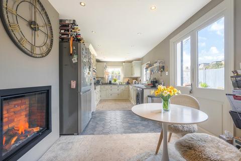 undefined, Victoria Road, Teddington, TW11