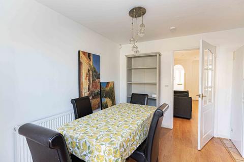4 Kentlea Road, London, SE28 0JP