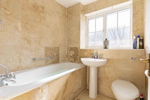 4 Kentlea Road, London, SE28 0JP