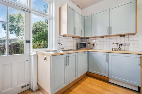 2 bedroom flat for sale, Rusthall Mansions, London, W4