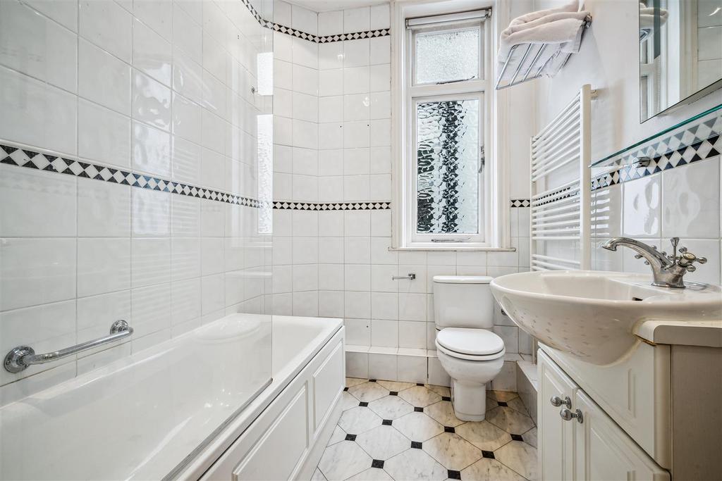 Rusthall Mansions, W4 - FOR SALE