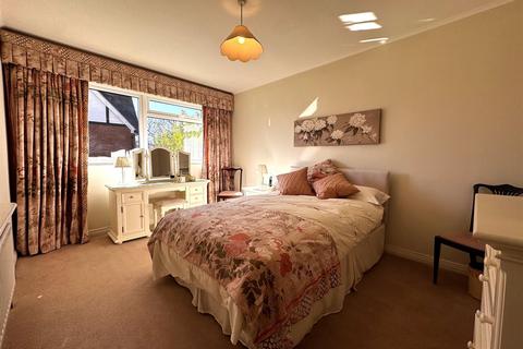 2 bedroom apartment for sale, Station Approach, Tadworth