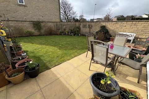 21 Black Myres Close, Queensbury, Bradford, BD13 2FQ