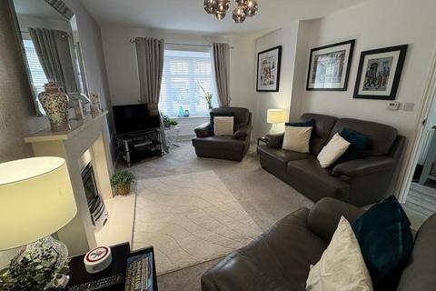 21 Black Myres Close, Queensbury, Bradford, BD13 2FQ