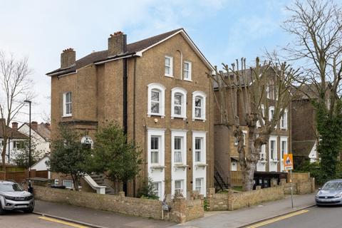 Flat 3, 38 Dagnall Park, London, SE25 5PH