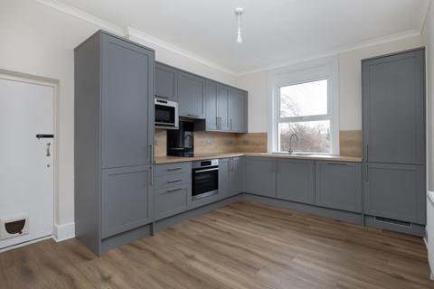 Flat 3, 38 Dagnall Park, London, SE25 5PH
