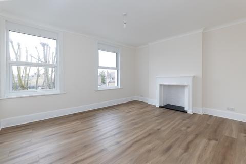Flat 3, 38 Dagnall Park, London, SE25 5PH