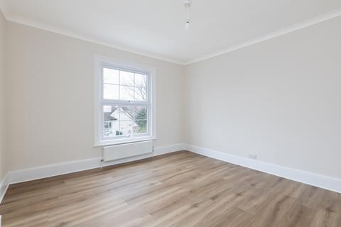 Flat 3, 38 Dagnall Park, London, SE25 5PH