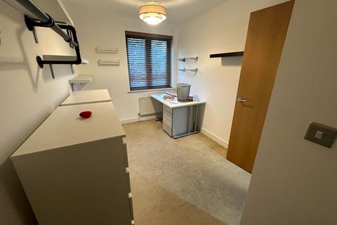 2 bedroom flat to rent, Buckhurst Way, Buckhurst Hill IG9