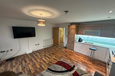 2 bedroom flat to rent, Buckhurst Way, Buckhurst Hill IG9