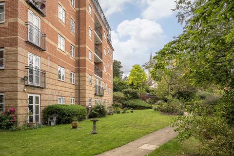 2 bedroom flat for sale, Church Crescent, London N10