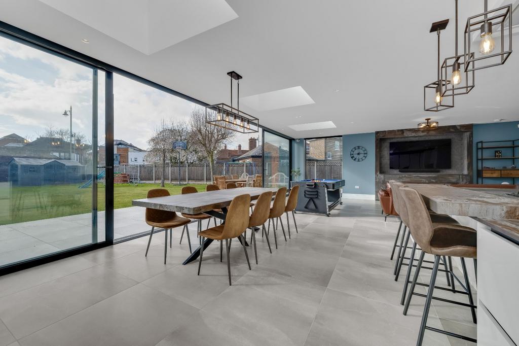 Kitchen/Dining Room