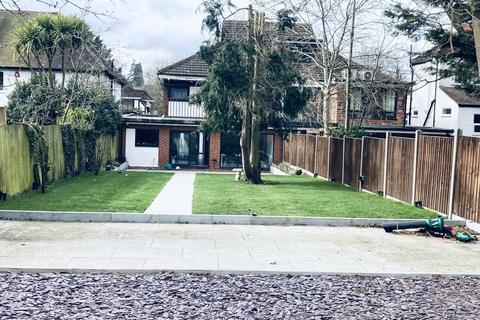 4 bedroom semi-detached house for sale, Lake View, Edgware HA8