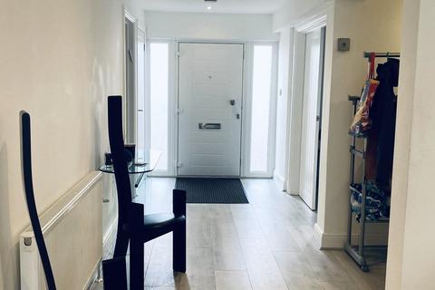 4 bedroom semi-detached house for sale, Lake View, Edgware HA8