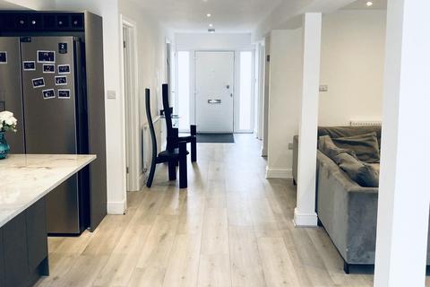 4 bedroom semi-detached house for sale, Lake View, Edgware HA8