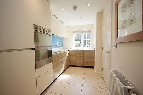 7 Ellis Road, Broadbridge Heath, Horsham, RH12 3GH