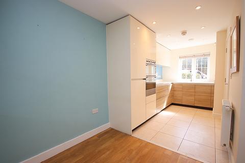 7 Ellis Road, Broadbridge Heath, Horsham, RH12 3GH