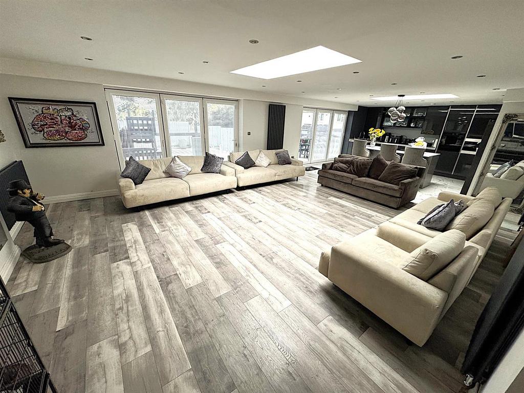 Thumbnail image3 (3).jpg