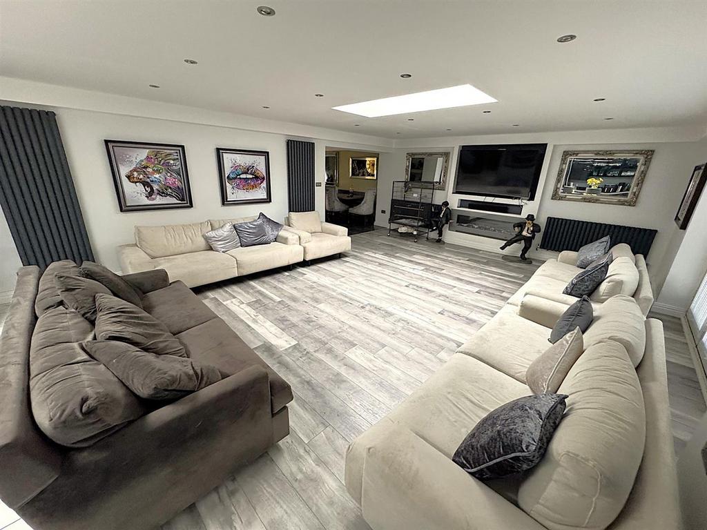 Thumbnail image4 (3).jpg