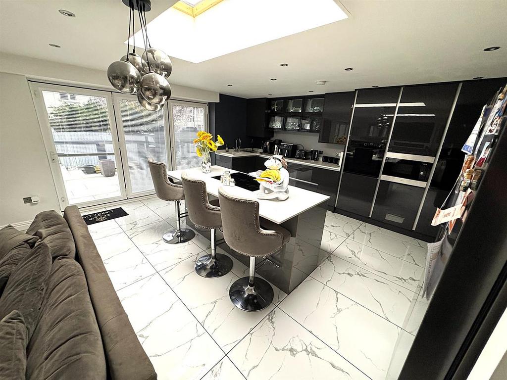 Thumbnail image6 (1).jpg