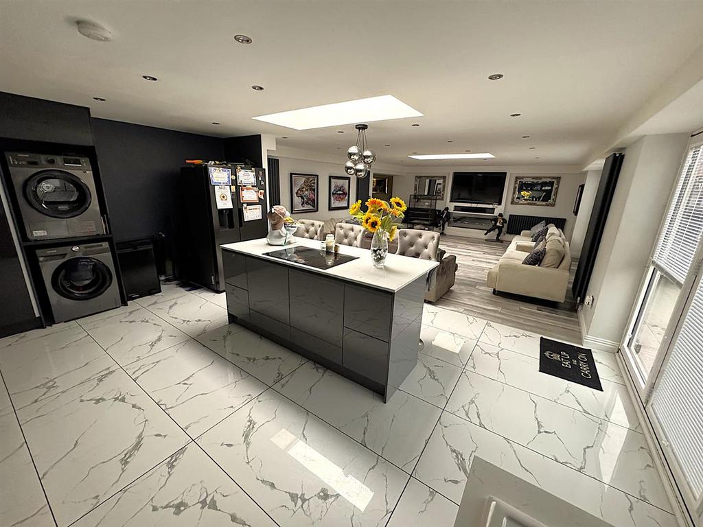 Thumbnail image1 (5).jpg