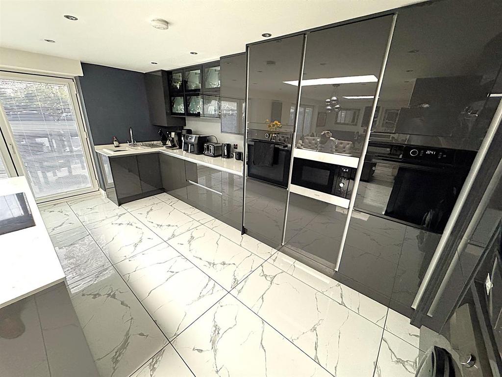 Thumbnail image2 (4).jpg