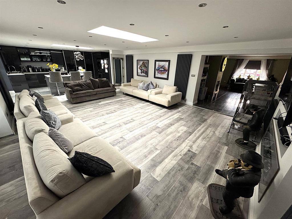 Thumbnail image4 (2).jpg