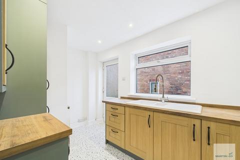 3 bedroom semi-detached house to rent, Pilkington Road, Mapperley