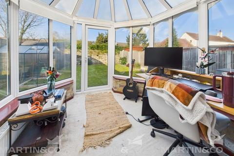 10 Manor Close, Norton, Doncaster, DN6 9DJ
