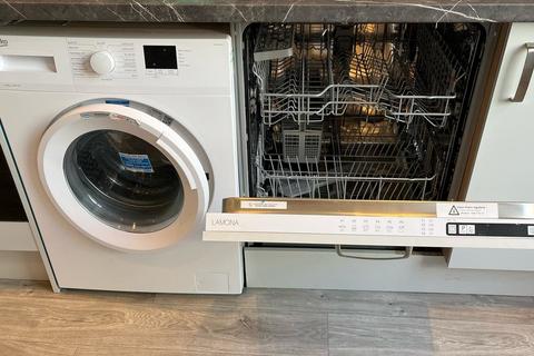 3 bedroom flat to rent, High Street, Glasgow G4