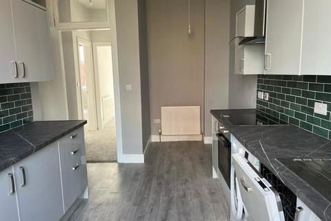 3 bedroom flat to rent, High Street, Glasgow G4