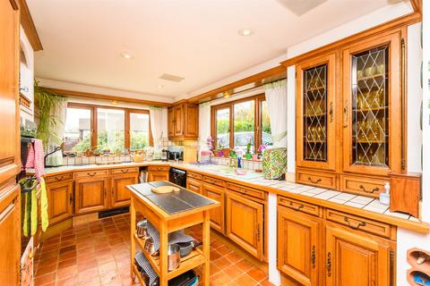 5 bedroom detached bungalow for sale, Long Walk, Istead Rise, Kent