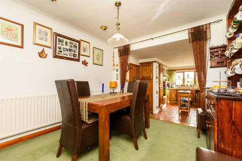 5 bedroom detached bungalow for sale, Long Walk, Istead Rise, Kent