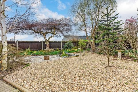 22 Long Walk, Istead Rise, Gravesend, DA13 9HH