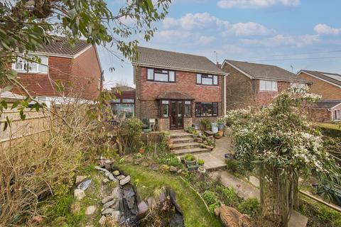 29 Combe End, Crowborough, TN6 1NJ