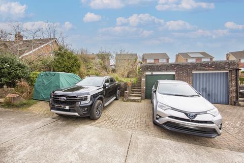 29 Combe End, Crowborough, TN6 1NJ