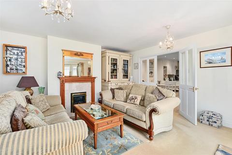 undefined, Jarretts Close, Rye